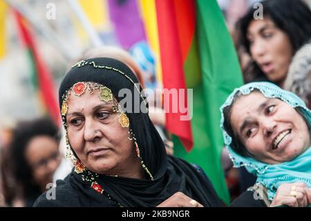 Manifestation nationale à Rome en faveur du peuple kurde, contre l'agression militaire de la Turquie :sur 1 novembre 2019 à Rome, Italie. (Photo par Andrea Ronchini/NurPhoto) Banque D'Images