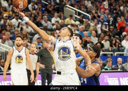 Orlando, Floride, États-Unis, 3 novembre 2022, Golden State Warriors Guard Jordan Poole #3 fait une mise à pied pendant la première moitié au centre Amway. (Crédit photo : Marty Jean-Louis) Banque D'Images