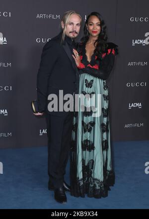 LOS ANGELES, CALIFORNIE, États-Unis - NOVEMBRE 02 : Marco Perego et Zoe Saldana arrivent au gala d'art et de film de la LACMA 2019 qui s'est tenu au musée d'art du comté de Los Angeles sur 2 novembre 2019 à Los Angeles, Californie, États-Unis. (Photo par Xavier Collin/image Press Agency/NurPhoto) Banque D'Images