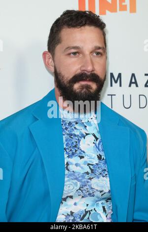 HOLLYWOOD, LOS ANGELES, CALIFORNIE, États-Unis - NOVEMBRE 05 : l'acteur Shia LaBeouf portant Balenciaga arrive à la première de Los Angeles des studios Amazon 'Honey Boy' qui se tient au ArcLight Cinemas Hollywood Cinerama Dome sur 5 novembre 2019 à Hollywood, Los Angeles, Californie, États-Unis. (Photo par image Press Agency/NurPhoto) Banque D'Images