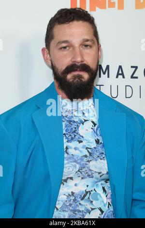 HOLLYWOOD, LOS ANGELES, CALIFORNIE, États-Unis - NOVEMBRE 05 : l'acteur Shia LaBeouf portant Balenciaga arrive à la première de Los Angeles des studios Amazon 'Honey Boy' qui se tient au ArcLight Cinemas Hollywood Cinerama Dome sur 5 novembre 2019 à Hollywood, Los Angeles, Californie, États-Unis. (Photo par image Press Agency/NurPhoto) Banque D'Images