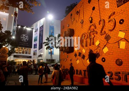 Le décor du complexe de Nandan lors du Festival international du film de Kolkata (KIFF) de 25th sur 07 novembre 2019 à Kolkata, Inde. Le Département de l'information et des affaires culturelles du Gouvernement du Bengale occidental est fier d'accueillir et de célébrer l'édition 25th du Festival international du film de Kolkata. 366 films, 17 sites, une gamme spectaculaire de célébrités et d'amateurs de cinéma du monde entier descendent à Kolkata pour faire ce festival à partir du 8-15 novembre. (Photo de Debajyoti Chakraborty/NurPhoto) Banque D'Images