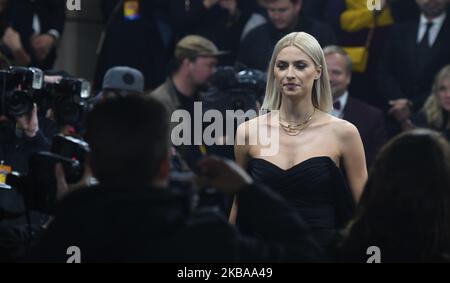 Lena Gercke, un modèle de mode allemand et animateur de télévision, arrive pour le prix GQ Men of the Year 21st au Komische Oper à Berlin. Jeudi, 7 novembre 2019, à Berlin, en Allemagne. (Photo par Artur Widak/NurPhoto) Banque D'Images