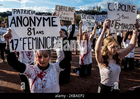 Rassemblement féministe pour dénoncer les 128 féminicides depuis le début de 2019 et l'inaction du gouvernement sur la violence contre les femmes, à Lyon, en France, sur 9 novembre 2019. (Photo de Nicolas Liponne/NurPhoto) Banque D'Images