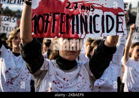 Rassemblement féministe pour dénoncer les 128 féminicides depuis le début de 2019 et l'inaction du gouvernement sur la violence contre les femmes, à Lyon, en France, sur 9 novembre 2019. (Photo de Nicolas Liponne/NurPhoto) Banque D'Images