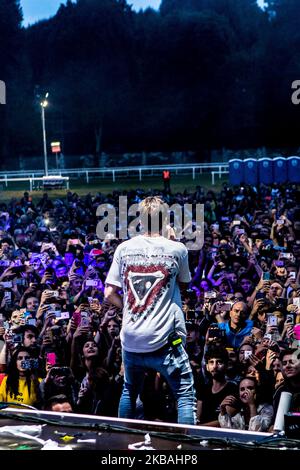 Les Chainsmofumeurs se produit en direct à Ippodromo SNAI à Milan, Italie, 28 juin 2017 (photo de Mairo Cinquetti/NurPhoto) Banque D'Images