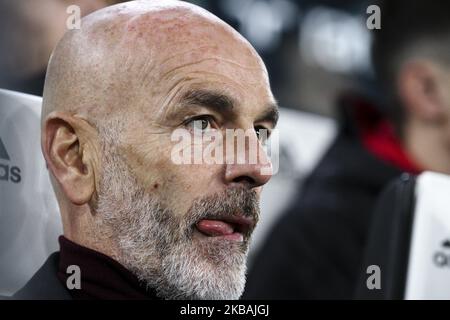 L'entraîneur de Milan Stefano Pioli regarde pendant le match de football de la série A n.12 JUVENTUS - MILAN sur 10 novembre 2019 au stade Allianz à Turin, Piémont, Italie. (Photo de Matteo Bottanelli/NurPhoto) Banque D'Images