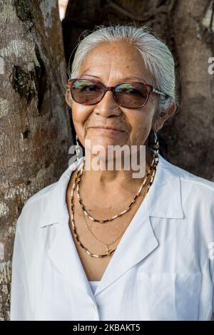 Awala-Yalimapo, France, 6 juillet 2019. Portrait de Cecile Kouyouri, chef traditionnel de Bellevue. Elle est la première femme à devenir chef traditionnel en Guyane française, il y a 22 ans. (Photo par Emeric Fohlen/NurPhoto) Banque D'Images