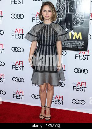 HOLLYWOOD, LOS ANGELES, CALIFORNIE, ÉTATS-UNIS - NOVEMBRE 14 : L'actrice Natalie Portman portant une robe Dior arrive au FEST 2019 de l'AFI - Gala de nuit d'ouverture - première de Universal Pictures 'Queen and Slim' tenue au Théâtre chinois de TCL IMAX on 14 novembre 2019 à Hollywood, Los Angeles, Californie, États-Unis. (Photo par Xavier Collin/image Press Agency/NurPhoto) Banque D'Images