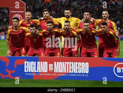 Équipe d'Angleterre rangée arrière:- Aleksandar Sofranac, Dusan Lagator, Milan Mijatovic, Fatos Beciraj, Et Marko Simic du Monténégro Front Row:- Nikola Vukcevic, Vladimir Jovovic, Deni Hocko, Sead Haksabanovic, Marko Vesovic et Risto Radunovic du Monténégro . pendant l'UEFA Euro 2020 qualifier entre l'Angleterre et le Monténégro au stade Wembley à Londres, Angleterre sur 14 novembre 2019 (photo par action Foto Sport/Nurphoto) Banque D'Images