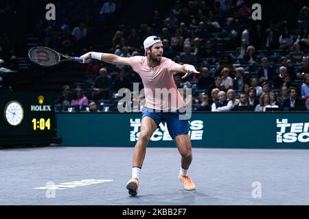 Paris, France. 3 novembre 2022, Karen Khachanov de Russie pendant le Rolex Paris Masters, ATP Masters 1000 tennis Tournament, sur 3 novembre 2022 à l'aréna Accor à Paris, France. Photo de Victor Joly/ABACAPRESS.COM Banque D'Images