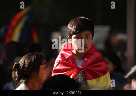 Les résidents boliviens en Argentine, les organisations sociales et les militants de gauche protestent devant l'ambassade bolivienne à Buenos Aires, en Argentine, le 15 novembre 2019 contre le coup d'État en Bolivie (photo de Carol Smiljan/NurPhoto) Banque D'Images