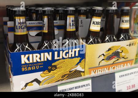 La bière Kirin Light et la bière Kirin Ichiban de la brasserie Kirin peuvent être vues dans un magasin de Cupertino, Californie, États-Unis, jeudi, 21 novembre 2019. Le conglomérat japonais Kirin Holdings a acquis New Belgium Brewing, basé au Colorado. (Photo par Yichuan Cao/NurPhoto) Banque D'Images