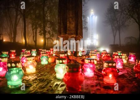 Monument aux victimes d'Holodomor lors d'une cérémonie de commémoration marquant le 86th anniversaire de la famine de 1932-33, au cours de laquelle des millions de personnes sont mortes de faim, à Kiev, en Ukraine, en 19 novembre 2019. (Photo de Maxym Marusenko/NurPhoto) Banque D'Images