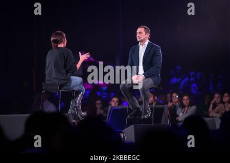 Turin, Italie - 23 novembre 2019: Les Journées visionnaires est un événement où 1500 jeunes de toute l'Italie se rencontrent pour faire face aux changements actuels et façonner le prochain avenir. Ensemble, concrètement et à partir de la rencontre de différentes vies et visions. Le ministre des politiques sportives et de la jeunesse Vincenzo Spadafora a participé aux Journées visionnaires, sur la scène de l'OGR de Turin. (Photo de Mauro Ujetto/NurPhoto) Banque D'Images