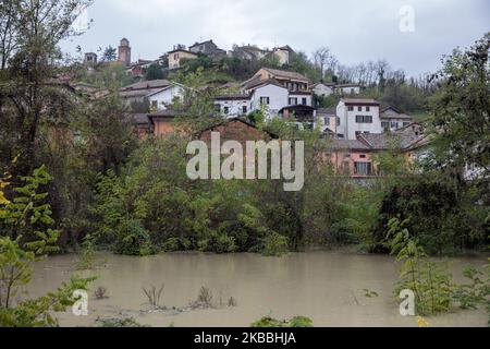 Après des jours de fortes pluies dans le Piémont, plusieurs inondations se sont produites dans les pays voisins d'Alessandria, Piémont, Italie, le 24 novembre 2019. Dans la photo le voisin de Moncastello. (Photo de Mauro Ujetto/NurPhoto) Banque D'Images