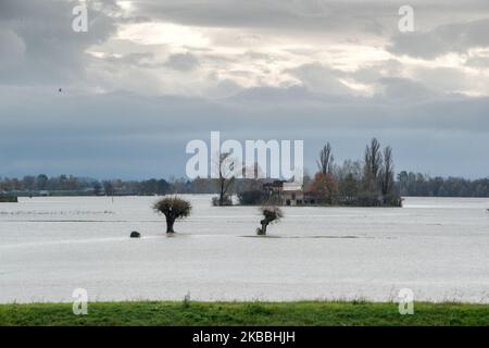 Après des jours de fortes pluies dans le Piémont, plusieurs inondations se sont produites dans les pays voisins d'Alessandria, Piémont, Italie, le 24 novembre 2019. (Photo de Mauro Ujetto/NurPhoto) Banque D'Images