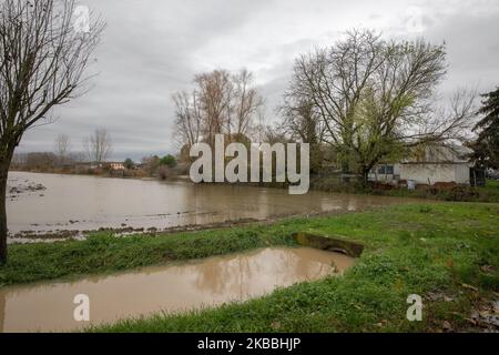 Après des jours de fortes pluies dans le Piémont, plusieurs inondations se sont produites dans les pays voisins d'Alessandria, Piémont, Italie, le 24 novembre 2019. Dans la photo le voisin de Piovera. (Photo de Mauro Ujetto/NurPhoto) Banque D'Images