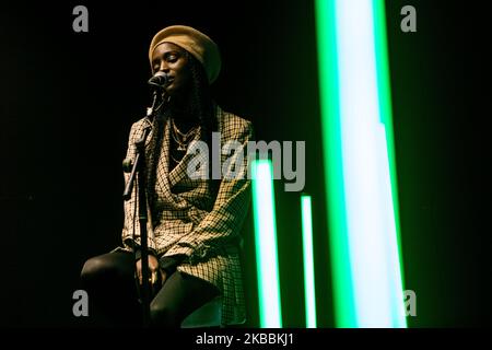 LOUS ET LE YAKUZA vivent au cours d'un spectacle acoustique chez Sony Music Italia, pour présenter son projet et ses nouveaux singles bientôt sortis. 25 novembre 2019 à Milan, Italie (photo de Mairo Cinquetti/NurPhoto) Banque D'Images