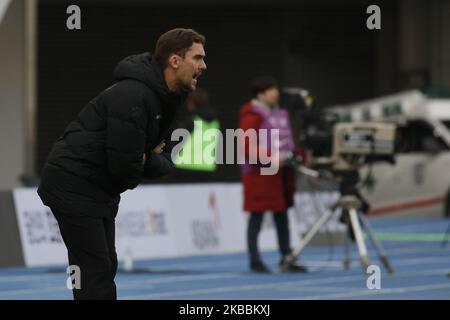 Jocelyn Precheur de Jianfsu Suning Ladies football Club Chef entraîneur action pendant un championnat de club de femmes 2019-FIFA/AFC pilote Tournamant Nippon TV Beleza V Jiangsu Suning Ladies football Club au Yongin Citizens Sports Park à Yongin, Corée du Sud, on 26 novembre 2019. (Photo de Seung-il Ryu/NurPhoto) Banque D'Images