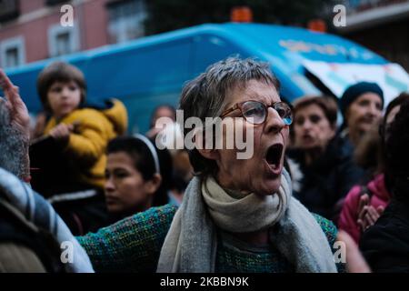 Les voisins du latin ont manifesté en faveur des travailleurs de l'amur social et contre les coupures du conseil municipal le 25 novembre 2019 à Madrid, en Espagne. (Photo par Antonio Navia/NurPhoto) Banque D'Images