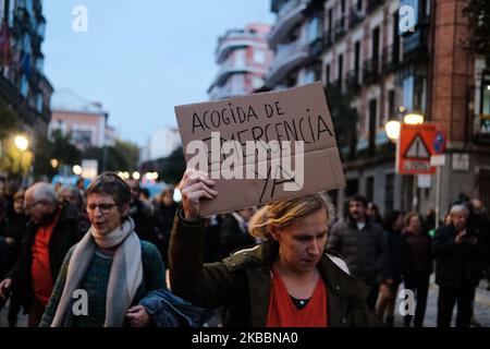 Les voisins du latin ont manifesté en faveur des travailleurs de l'amur social et contre les coupures du conseil municipal le 25 novembre 2019 à Madrid, en Espagne. (Photo par Antonio Navia/NurPhoto) Banque D'Images