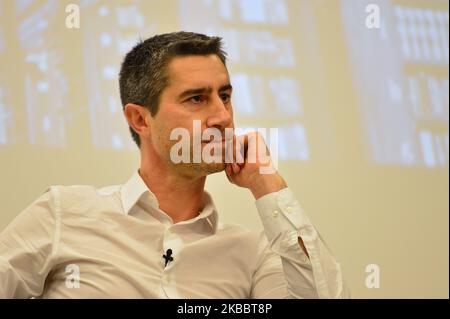 Journaliste français, cinéaste et membre du Parlement du parti de gauche la France Insumise (LFI) François Ruffin donne un discours et des débats avec les étudiants de l'Université française ENS - Ecole normale supérieure sur 27 novembre 2019, à Paris, France. (Photo de Daniel Pier/NurPhoto) Banque D'Images