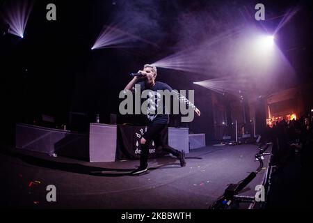 Le rappeur de l'OGE mourant en graphiste, nom réel Bobby O'Brien, se produit en direct à Alcatraz à Milan, en Italie, sur 29 novembre 2019. Dying in Designer est un chanteur/rappeur basé à Chicago qui a récemment signé un contrat avec The Hopeless Records, il est l'un des représentants de 'emo rap', un courant musical qui inclut également des artistes tels que Drake et XXXTentacion. (Photo par Mairo Cinquetti/NurPhoto) Banque D'Images