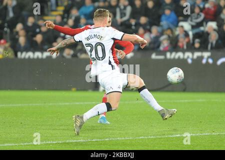 Aleksandar Mitrovic de Fulham (caché) marque ses côtés 2nd but lors du match de championnat de pari de ciel entre Swansea City et Fulham au stade Liberty, Swansea, le vendredi 29th novembre 2019. (Photo de Jeff Thomas/MI News/NurPhoto) Banque D'Images