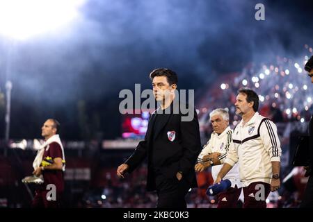 Marcelo Gallardo marche pendant un match entre les vieux garçons de Newell et la plaque de rivière dans le cadre de Superliga 2019/20 au stade Marcelo Bielsa sur 30 novembre 2019 à Rosario, en Argentine. (Photo de Manuel Cortina/NurPhoto) Banque D'Images