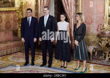 Le roi Felipe VI, la reine Letizia, Pedro Sanchez et Begona Gomez assistent à l'audience du Palais pendant le COP25 au Palais Royal de Madrid, en Espagne. 02 décembre 2019. (Photo de A. Ware/NurPhoto) Banque D'Images