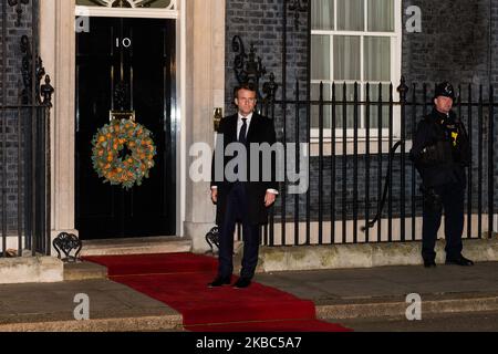 Le président français Emmanuel Macron arrive au 10 Downing Street pour assister à une réception des dirigeants de l'OTAN organisée par le Premier ministre britannique Boris Johnson le 03 décembre 2019 à Londres, en Angleterre, avant le principal sommet qui se tiendra demain pour commémorer le 70th anniversaire de l'OTAN. (Photo de Wiktor Szymanowicz/NurPhoto) Banque D'Images