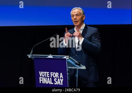 L'ancien Premier ministre travailliste Tony Blair s'exprime lors d'un rassemblement au Mermaid Theatre pour encourager le vote tactique lors des prochaines élections générales et demander un vote public sur les résultats du Brexit le 06 décembre 2019 à Londres, en Angleterre. Le rassemblement, organisé par le vote pour une campagne du dernier mot et pour notre avenir, a lieu avant la dernière semaine de campagne pour les élections générales du 12 décembre. (Photo de Wiktor Szymanowicz/NurPhoto) Banque D'Images