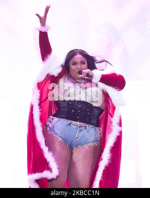 INGLEWOOD, LOS ANGELES, CALIFORNIE, États-Unis - DÉCEMBRE 06 : Singer Lizzo se produit au 102,7 KIIS FM Jingle ball 2019 qui s'est tenu au Forum on 6 décembre 2019 à Inglewood, Los Angeles, Californie, États-Unis. (Photo par Xavier Collin/image Press Agency/NurPhoto) Banque D'Images