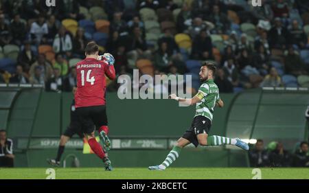 Bruno Fernandes, milieu de terrain du CP sportif, en action lors du match de la Premier League 2019/20 entre le CP sportif et le FC Moreirense, au stade Alvalade de Lisbonne sur 8 décembre 2019. (Photo de Paulo Nascimento / DPI / NurPhoto) Banque D'Images