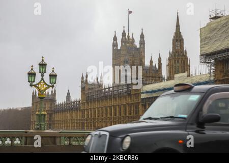 Une vue du Palais de Westminster le jour de l'élection générale à Londres, au Royaume-Uni, sur 12 décembre 2019. Le Palais de Westminster est le lieu de rencontre de la Chambre des communes et de la Chambre des lords, les deux chambres du Parlement du Royaume-Uni. (Photo de Beata Zawrzel/NurPhoto) Banque D'Images