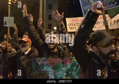 Des membres de la Communauté pakistanaise de Grèce manifestent le 14 décembre 2019, dans le centre d'Athènes, en Grèce, contre l'islamophobie à la suite des récentes insultes publiques d'un homme contre l'islam. (Photo de Nicolas Koutsokostas/NurPhoto) Banque D'Images