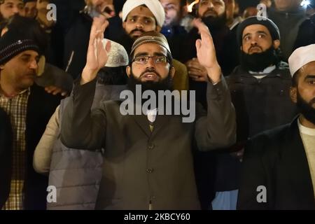 Des membres de la Communauté pakistanaise de Grèce manifestent le 14 décembre 2019, dans le centre d'Athènes, en Grèce, contre l'islamophobie à la suite des récentes insultes publiques d'un homme contre l'islam. (Photo de Nicolas Koutsokostas/NurPhoto) Banque D'Images