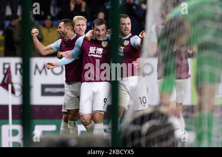 Chris Wood (9), un avant-projet de Burnley, célèbre avec ses coéquipiers après avoir mis son côté 1-0 en tête lors du match de la Premier League entre Burnley et Newcastle United à Turf Moor, Burnley, le samedi 14th décembre 2019. (Crédit : Andy Whitehead | MI News) Banque D'Images