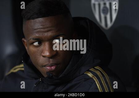 Vinicius Junior du Real Madrid assis sur le banc pendant le match de la Ligue entre Valencia CF et Real Madrid CF à Estadio Mestalla sur 15 décembre 2019 à Valence, Espagne. (Photo de Jose Breton/Pics action/NurPhoto) Banque D'Images