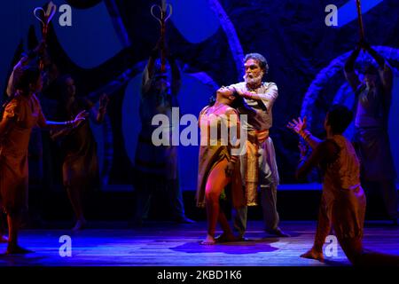 Des membres de l'ensemble de danse Ravibandu Samathi se sont produits lors d'un ballet « le Rite du printemps », qui s'est produit pendant Colombo Sri Lanka décembre 15,2019 (photo d'Akila Jayawardana/NurPhoto) Banque D'Images