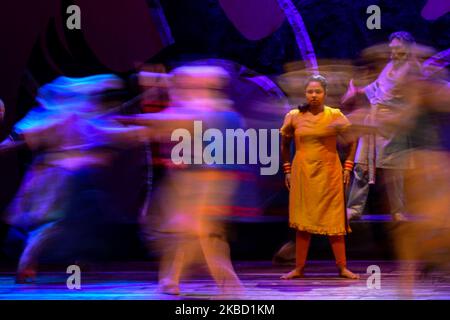 Des membres de l'ensemble de danse Ravibandu Samathi se sont produits lors d'un ballet « le Rite du printemps », qui s'est produit pendant Colombo Sri Lanka décembre 15,2019 (photo d'Akila Jayawardana/NurPhoto) Banque D'Images