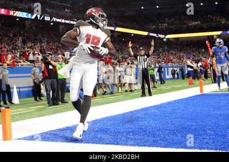 Le grand receveur des Buccaneers de la baie de Tampa, Breshad Perriman (19), fait un touchdown pendant la première moitié d'un match de football de la NFL contre les Detroit Lions à Detroit, Michigan, États-Unis, dimanche, 15 décembre 2019. (Photo par Amy Lemus/NurPhoto) Banque D'Images