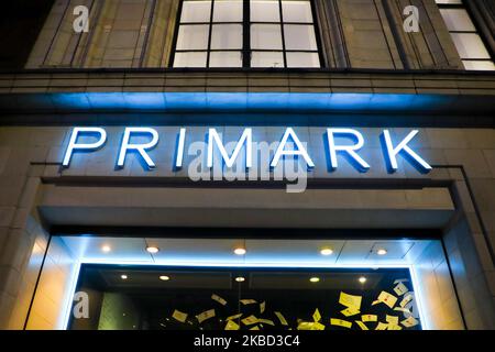 Le magasin Primark est photographié à Londres, au Royaume-Uni, le 11 décembre 2019. (Photo de Beata Zawrzel/NurPhoto) Banque D'Images