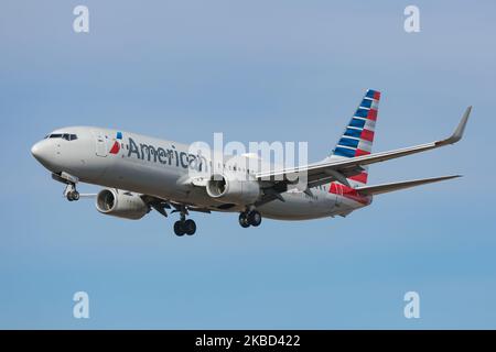 Boeing 737-800 d'American Airlines, tel qu'observé lors de l'approche finale à l'aéroport international JFK John F. Kennedy de New York, aux États-Unis, le 14 novembre 2019. L'avion est équipé des moteurs CFMI N979AN et 2x. Le transporteur américain est la plus grande compagnie aérienne au monde en termes de taille de flotte. AA AAL est membre de l'alliance aérienne oneworld. (Photo de Nicolas Economou/NurPhoto) Banque D'Images