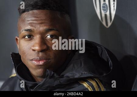 Vinicius Junior du Real Madrid assis sur le banc pendant le match de la Ligue entre Valencia CF et Real Madrid CF à Estadio Mestalla sur 15 décembre 2019 à Valence, Espagne. (Photo de Jose Breton/Pics action/NurPhoto) Banque D'Images