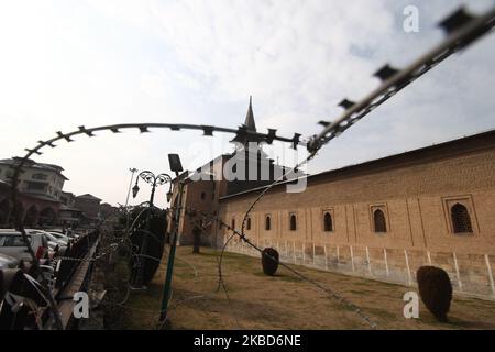 La Grande Mosquée du Cachemire est ouverte à la prière après 135 jours d'éclusage dans la vieille ville de Srinagar, en Inde, qui a administré le Cachemire le 17 décembre 2019. (Photo de Muzamil Mattoo/NurPhoto) Banque D'Images