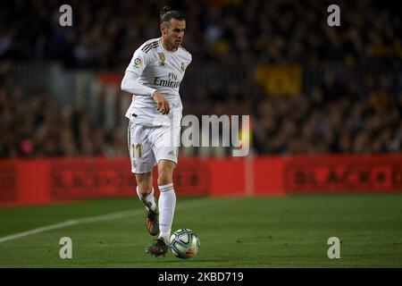 Gareth Bale du Real Madrid contrôle le ballon pendant le match de la Ligue entre le FC Barcelone et le Real Madrid CF au Camp Nou sur 26 octobre 2019 à Barcelone, Espagne. (Photo de Jose Breton/Pics action/NurPhoto) Banque D'Images