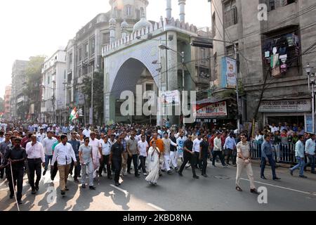 Mamata Banerjee, la Ministre en chef du Bengale occidental et Chef du Parti politique du Congrès Trinamool et ses partisans assistent à une manifestation contre la nouvelle loi indienne sur la citoyenneté à Kolkata 16 décembre 2019 (photo de Debajyoti Chakraborty/NurPhoto) Banque D'Images