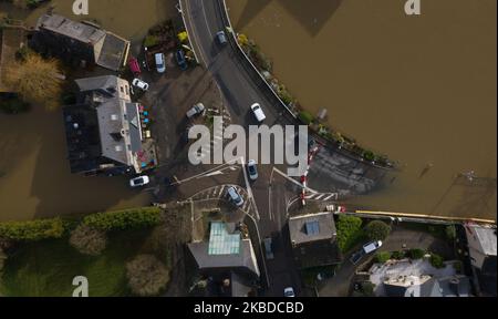 Une vue de drone sur la ville de 22 décembre 2019 de Guipry-Messac (Bretagne, France) particulièrement touchée par l'inondation après le passage de la tempête Fabien. La Vilaine a débordé sur ses berges et a provoqué des inondations dans le département d'Ille-et-Vilaine, en particulier dans la ville dont Meteo France a mis en alerte les inondations d'Orange. (Photo par Estelle Ruiz/NurPhoto) Banque D'Images